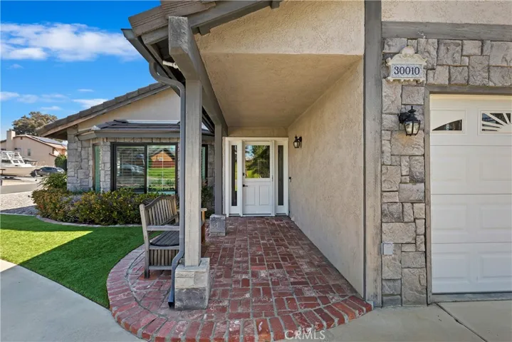 30010 Clear Water Drive, Canyon Lake, California 92587