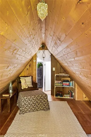 261 E Lane, Lake Arrowhead, California 92352