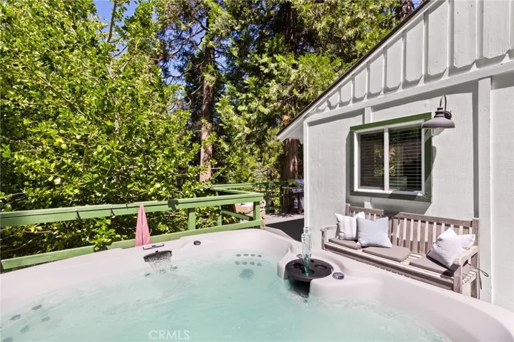 261 E Lane, Lake Arrowhead, California 92352