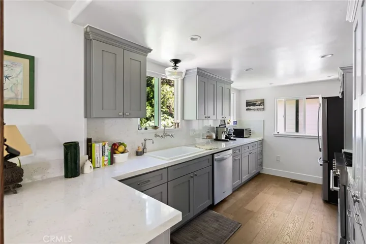 261 E Lane, Lake Arrowhead, California 92352