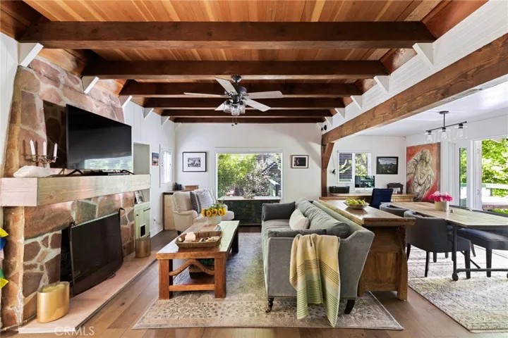 261 E Lane, Lake Arrowhead, California 92352
