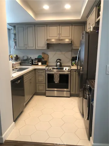 947 S Mountain Avenue, Ontario, California 91762