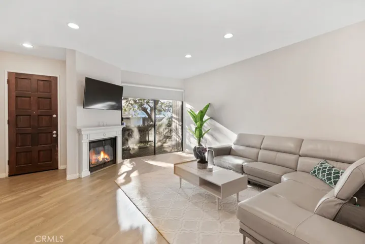 1844 Midvale Avenue 3, Los Angeles, California 90025