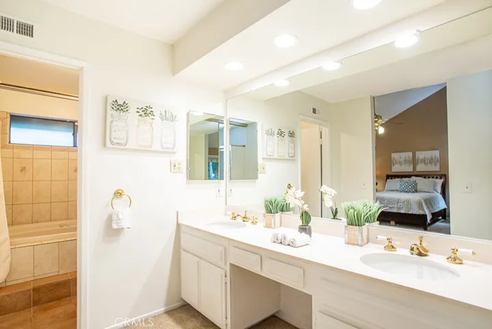 6044 E Silverspur Trail, Anaheim Hills, California 92807
