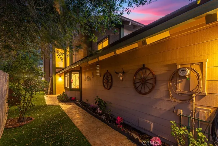 6044 E Silverspur Trail, Anaheim Hills, California 92807