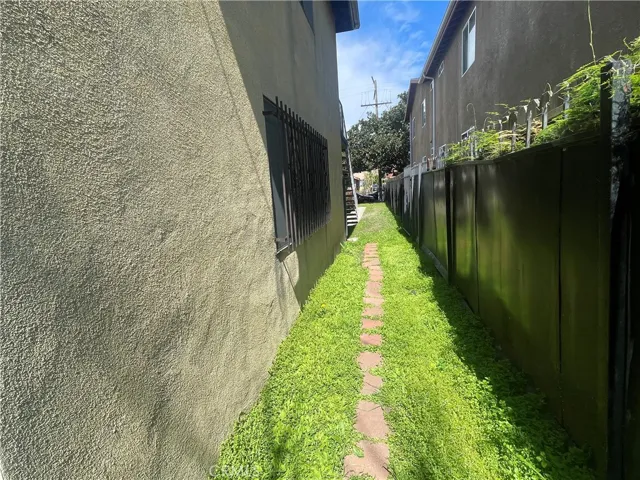 532 W 51st Street, Los Angeles, California 90037