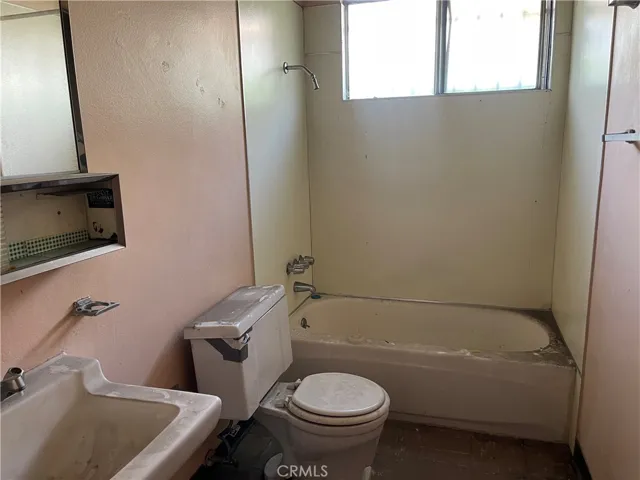 532 W 51st Street, Los Angeles, California 90037