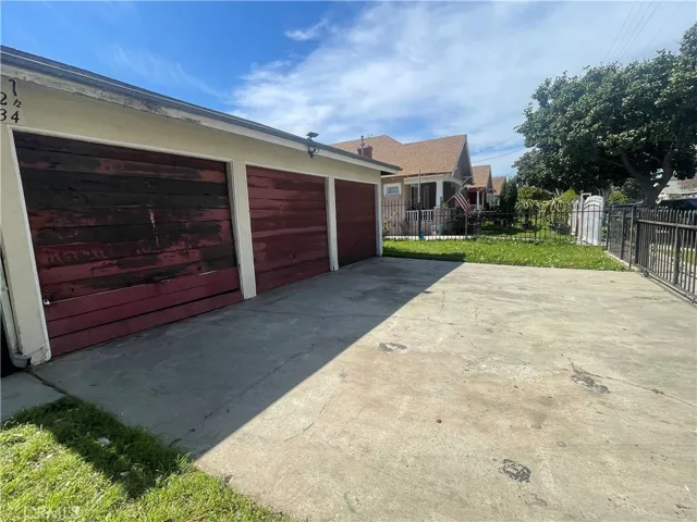 532 W 51st Street, Los Angeles, California 90037
