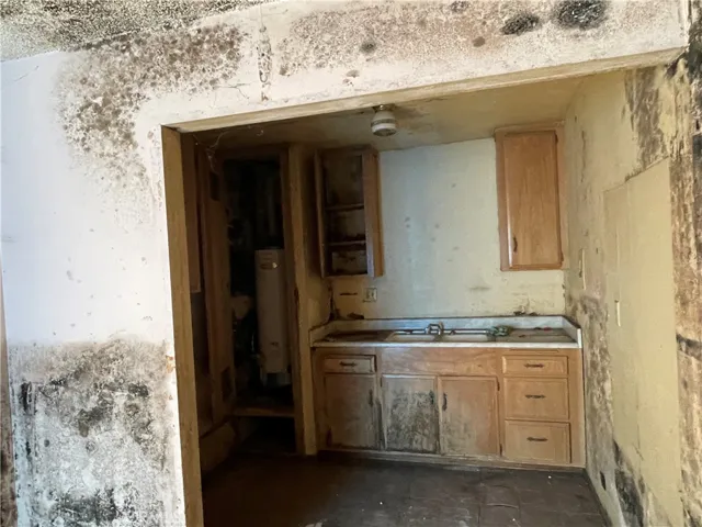 532 W 51st Street, Los Angeles, California 90037