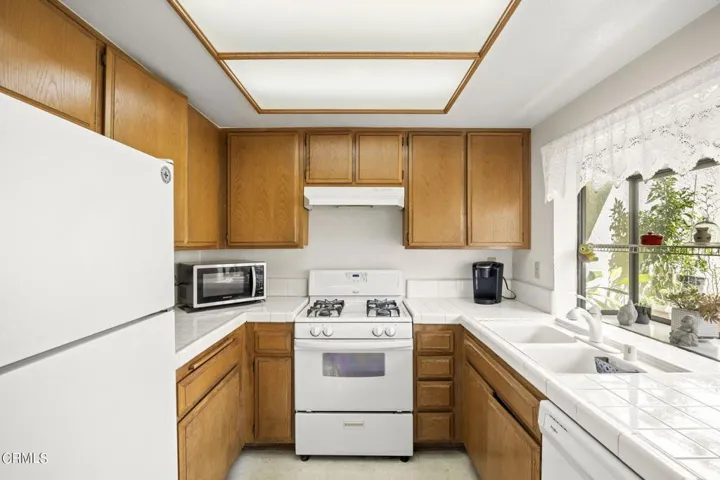 14-web-or-mls-UpmarketMedia_3542Olds-36