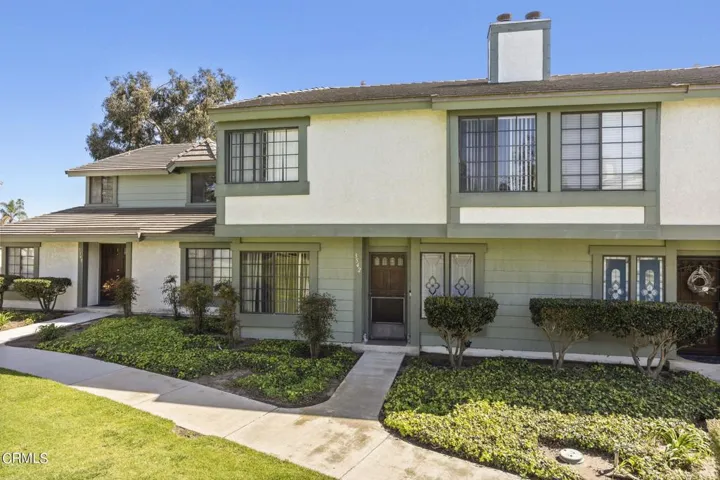 2-web-or-mls-UpmarketMedia_3542Olds-53