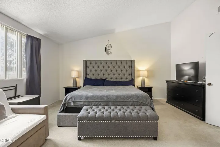 19-web-or-mls-UpmarketMedia_3542Olds-84
