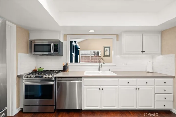 3252 Oak Grove Road, Los Alamitos, California 90720