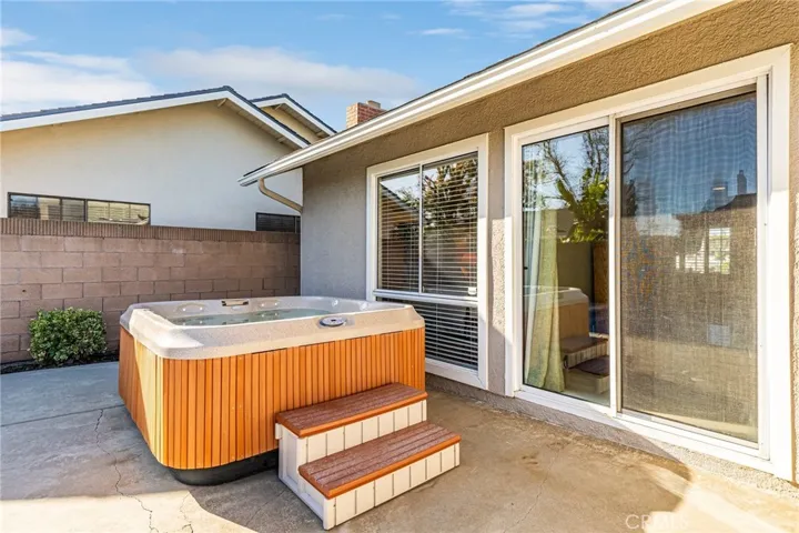 3252 Oak Grove Road, Los Alamitos, California 90720