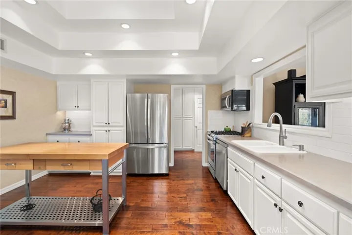 3252 Oak Grove Road, Los Alamitos, California 90720