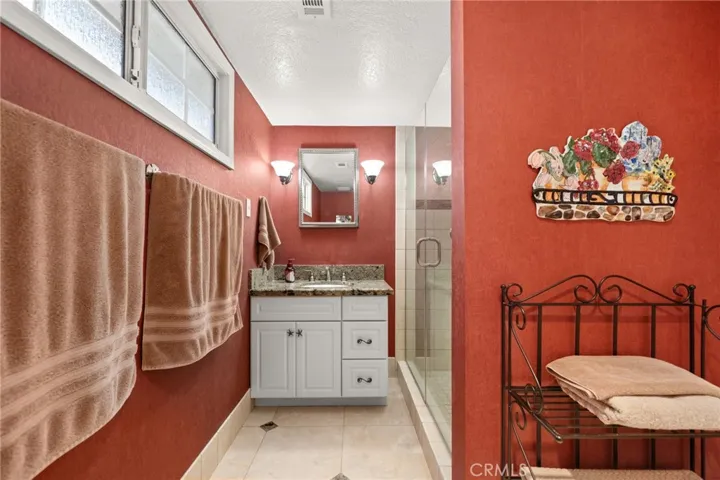 3252 Oak Grove Road, Los Alamitos, California 90720