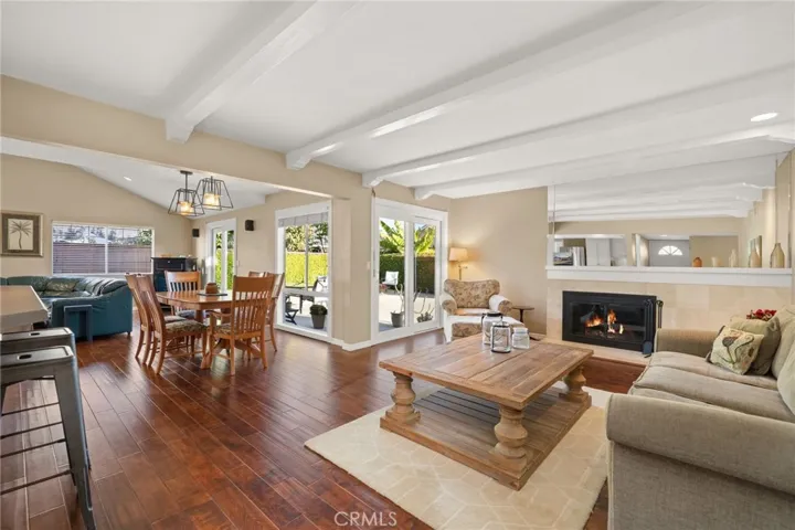 3252 Oak Grove Road, Los Alamitos, California 90720
