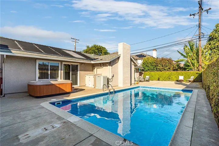 3252 Oak Grove Road, Los Alamitos, California 90720