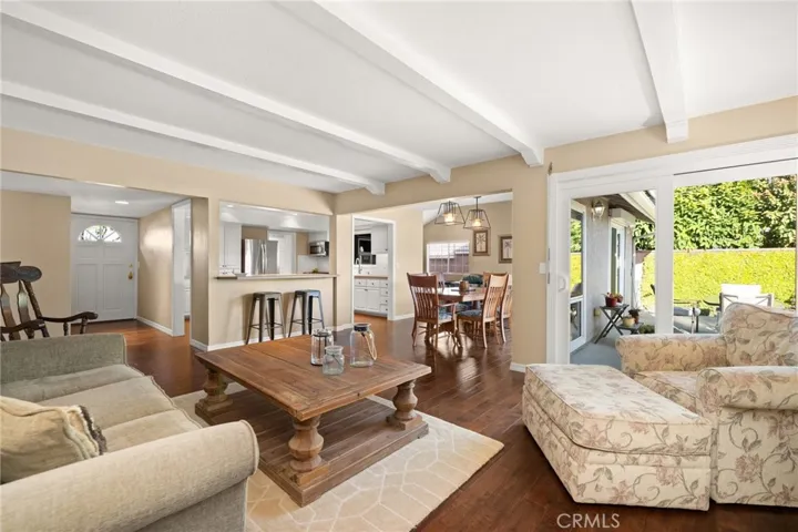 3252 Oak Grove Road, Los Alamitos, California 90720