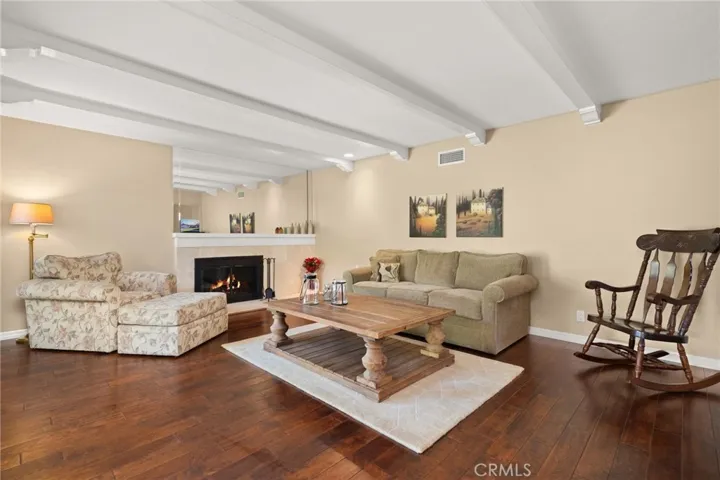3252 Oak Grove Road, Los Alamitos, California 90720