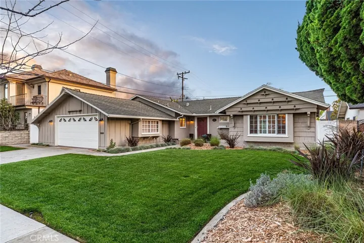 3252 Oak Grove Road, Los Alamitos, California 90720