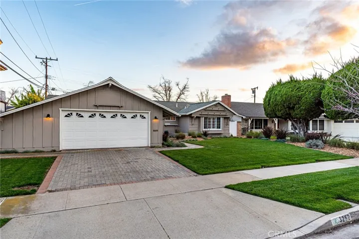 3252 Oak Grove Road, Los Alamitos, California 90720