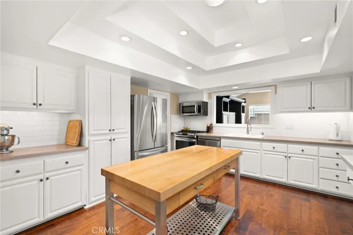 3252 Oak Grove Road, Los Alamitos, California 90720