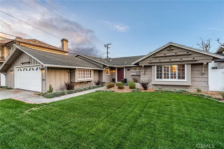 3252 Oak Grove Road, Los Alamitos, California 90720