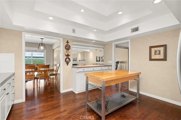 3252 Oak Grove Road, Los Alamitos, California 90720