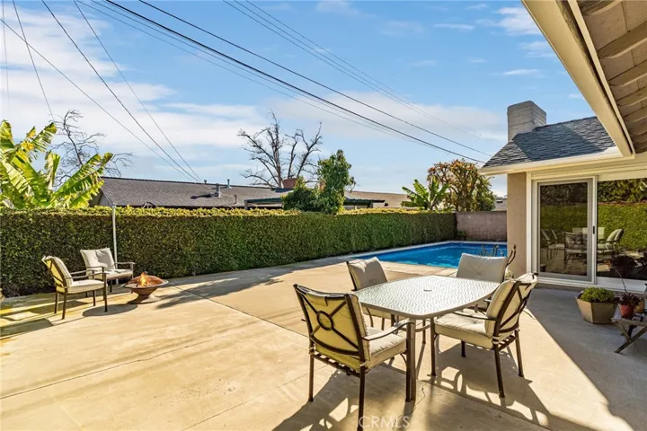 3252 Oak Grove Road, Los Alamitos, California 90720