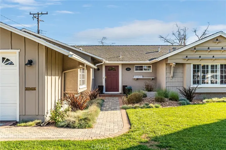 3252 Oak Grove Road, Los Alamitos, California 90720