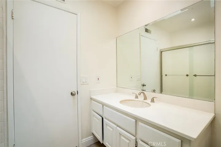 Downstairs full bath