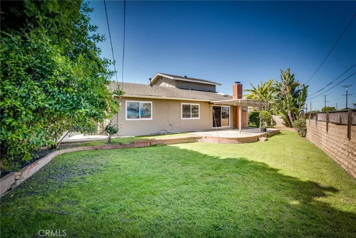 9463 El Valle Avenue, Fountain Valley, California 92708