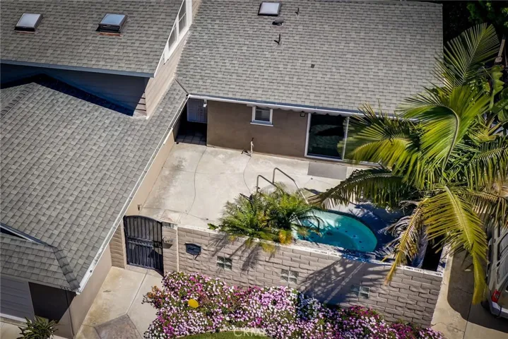 9463 El Valle Avenue, Fountain Valley, California 92708