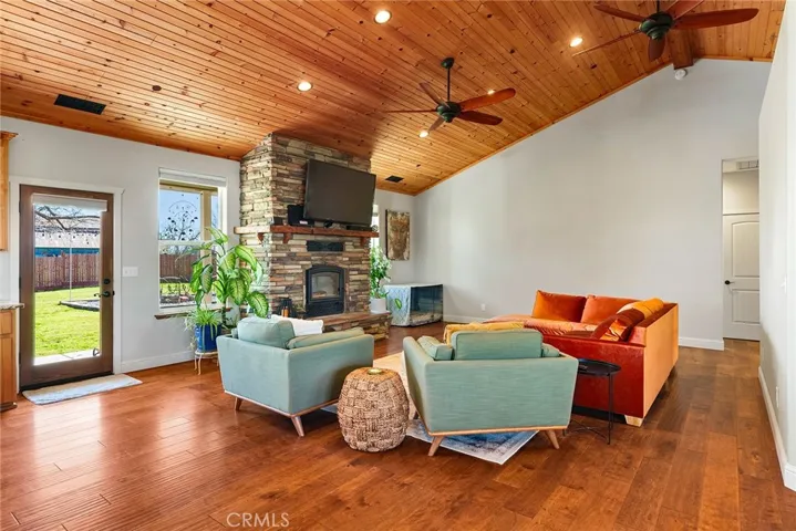 25275 2nd Avenue, Los Molinos, California 96055