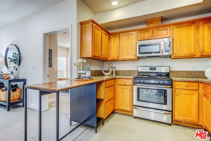 2321 W 10th Street 203, Los Angeles, California 90006