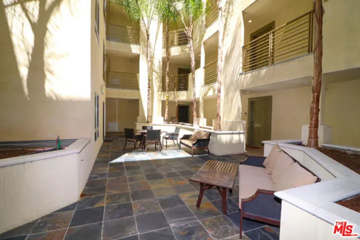 2321 W 10th Street 203, Los Angeles, California 90006