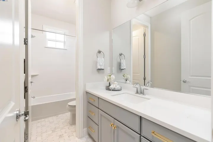 3090 Copper Peak Dr, Dublin, California 94568