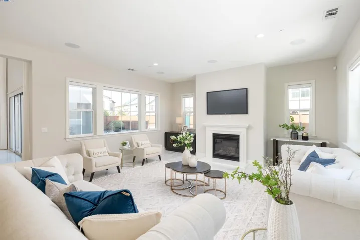 3090 Copper Peak Dr, Dublin, California 94568