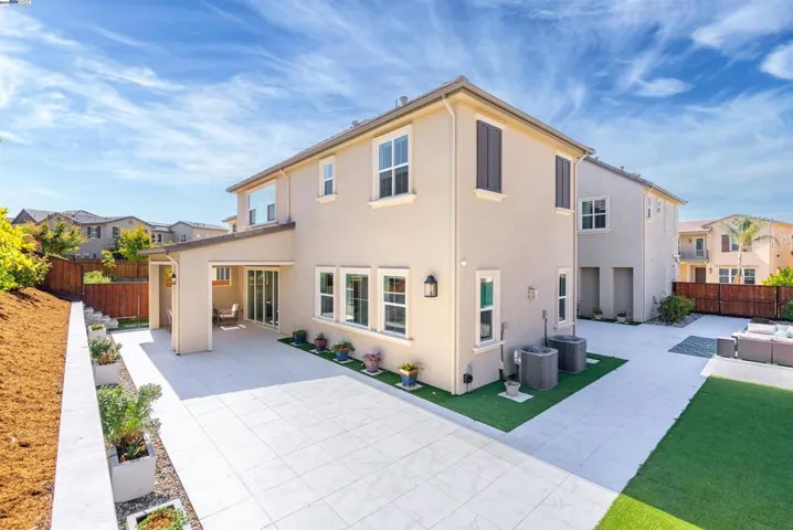 3090 Copper Peak Dr, Dublin, California 94568