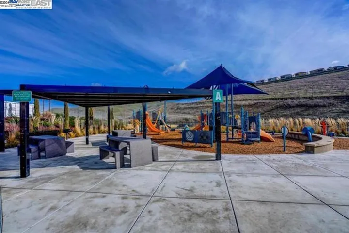 3090 Copper Peak Dr, Dublin, California 94568