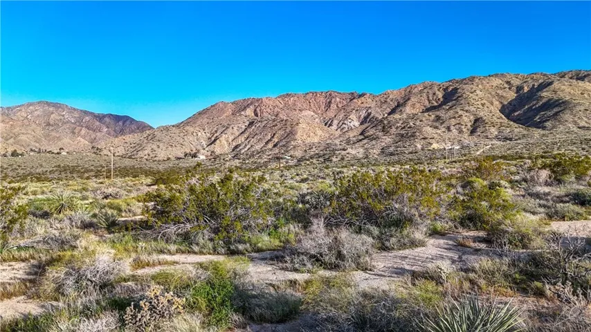 8901 Samel Road, Morongo Valley, California 92256