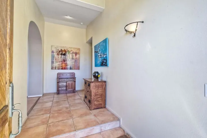2042 Camino Cantera, Vista, California 92084