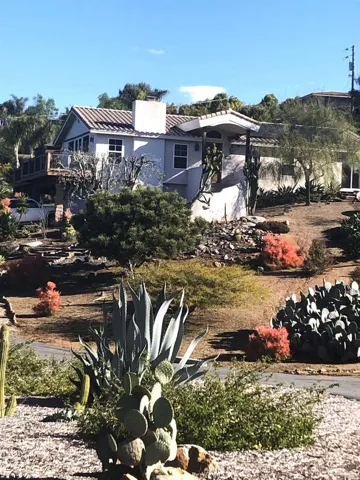 2042 Camino Cantera, Vista, California 92084