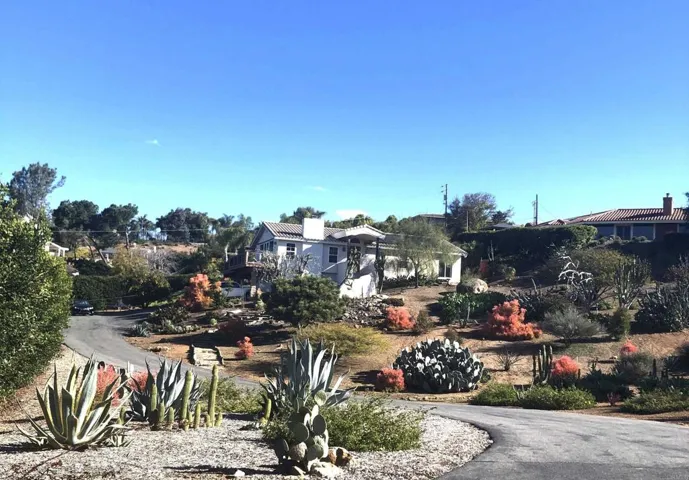 2042 Camino Cantera, Vista, California 92084
