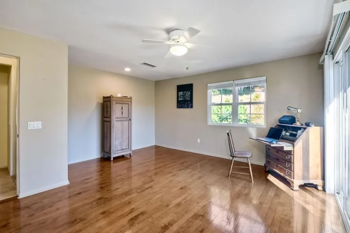 2042 Camino Cantera, Vista, California 92084