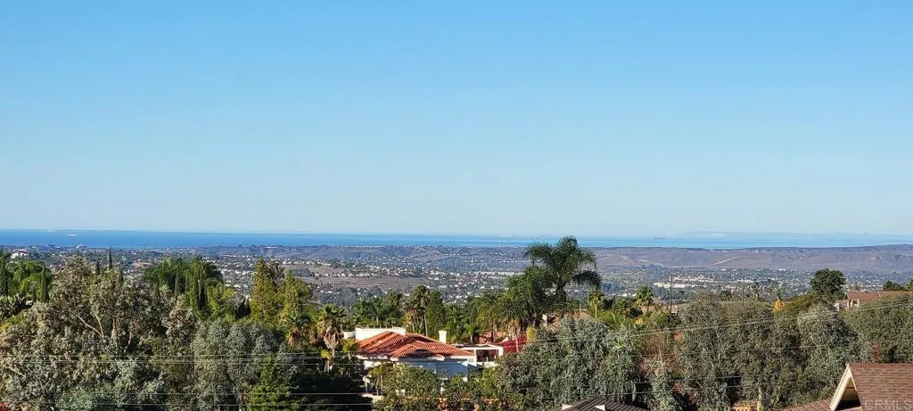 2042 Camino Cantera, Vista, California 92084