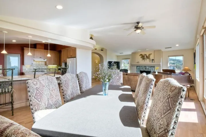2042 Camino Cantera, Vista, California 92084