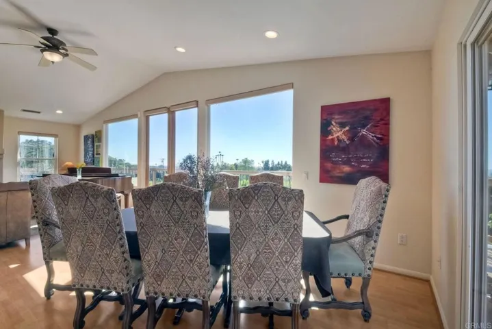 2042 Camino Cantera, Vista, California 92084