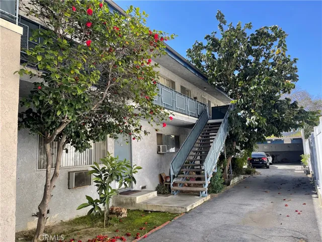 5653 Laurel Canyon Boulevard, Valley Village, California 91607